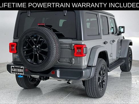 Used 2023 Jeep Wrangler Unlimited Sahara AWD/4WD image 2