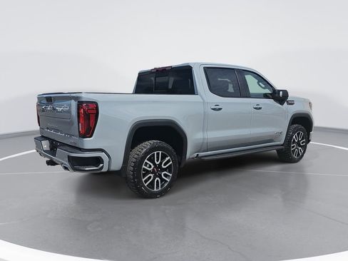 Used 2024 GMC Sierra 1500 AT4 w/ Technology Package AWD/4WD image 3