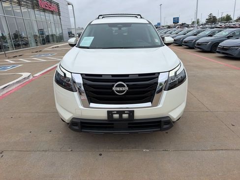 Used 2023 Nissan Pathfinder SV AWD/4WD image 8