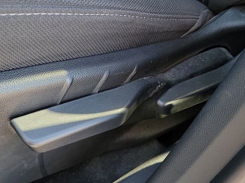 Used 2026 Chevrolet Equinox LT w/ Midnight Edition image 13