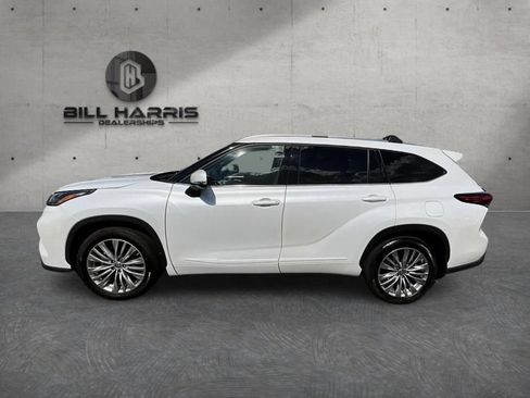 Used 2023 Toyota Highlander Platinum AWD/4WD image 20