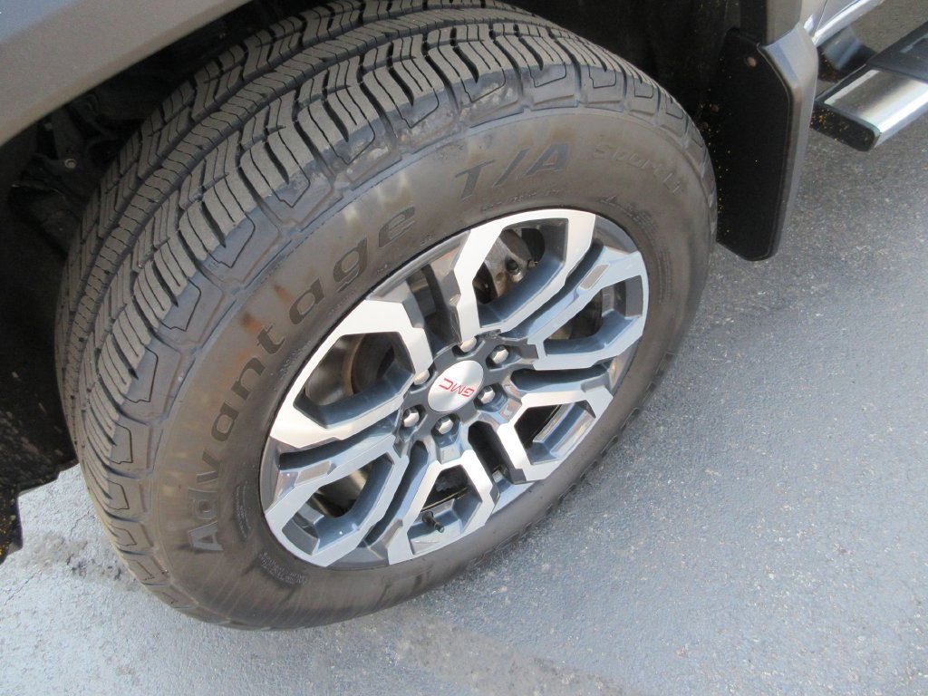 Certified 2023 GMC Canyon AT4 w/ AT4 Premium Package AWD/4WD image 16