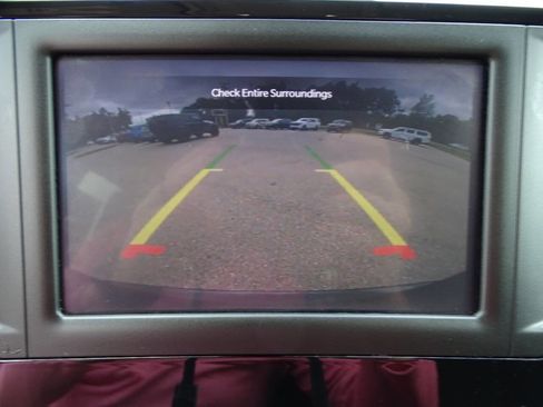 Used 2023 Chrysler Voyager LX image 24