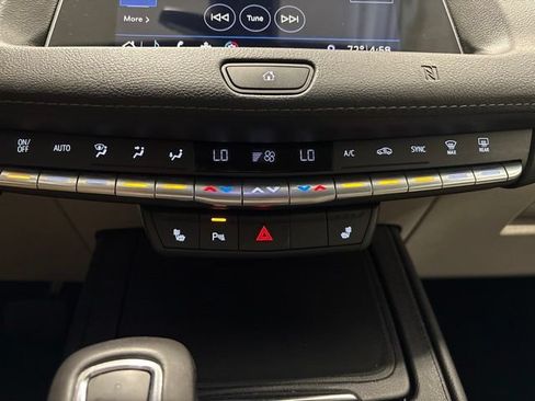 Used 2019 Cadillac XT4 Luxury w/ Cold Weather Package FWD image 21