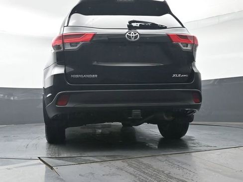 Certified 2019 Toyota Highlander XLE image 34