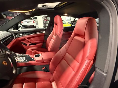 Used 2016 Porsche Panamera 4 image 29