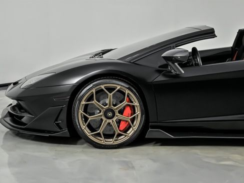 Used 2021 Lamborghini Aventador SVJ image 7