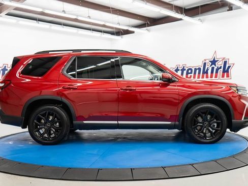 New 2025 Honda Pilot Touring image 7