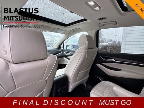 Used 2022 Buick Enclave Avenir image 21