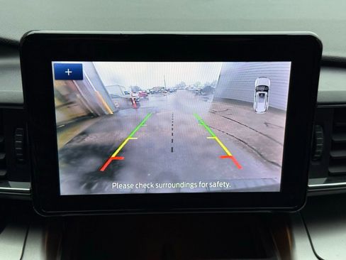 Used 2022 Ford Explorer XLT w/ Equipment Group 202A image 36