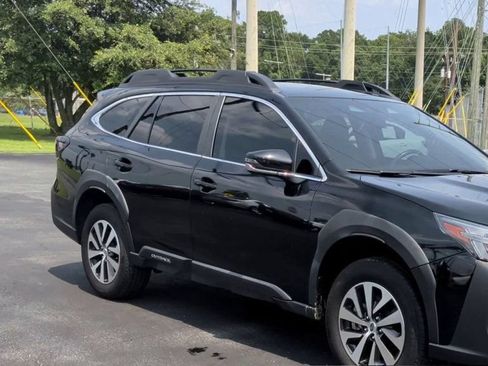 Used 2023 Subaru Outback Premium AWD/4WD image 2