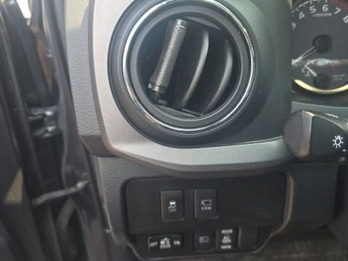 Used 2021 Toyota Tacoma TRD Pro AWD/4WD image 8