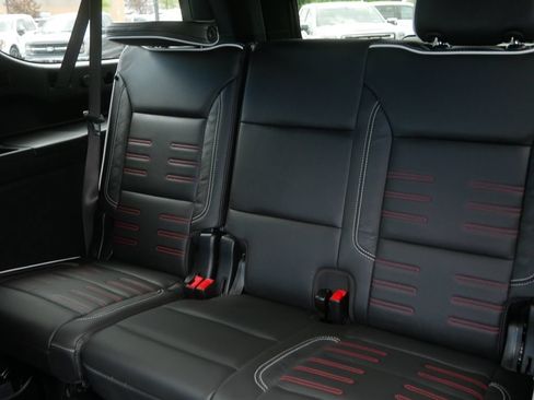 Certified 2025 GMC Yukon XL AT4 Ultimate w/ LPO, Floor Liner Package AWD/4WD image 22