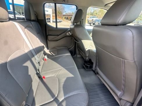 Used 2017 Nissan Frontier SL image 15