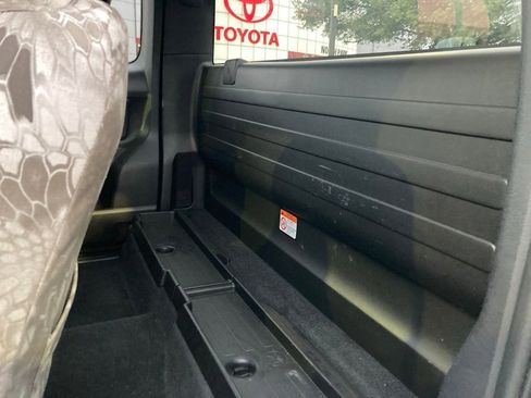 Used 2020 Toyota Tacoma SR image 11