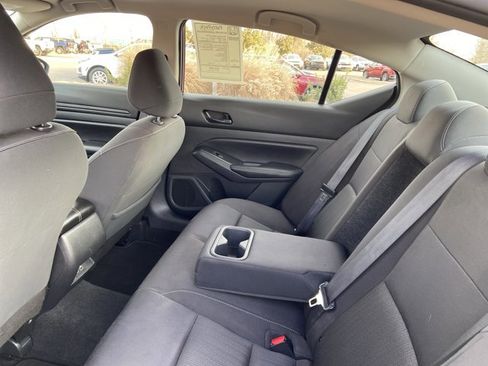 Used 2024 Nissan Altima 2.5 SV image 16