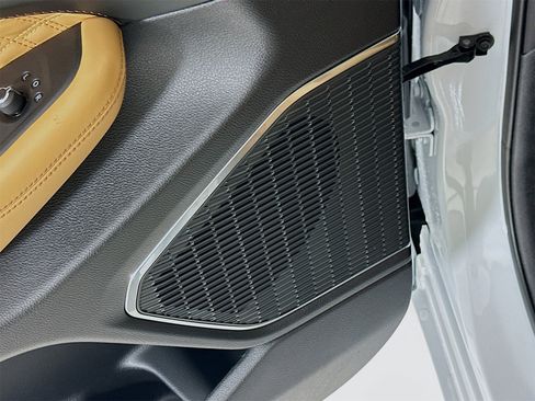 Used 2025 Jeep Grand Cherokee Summit w/ Luxury Tech Group V image 20