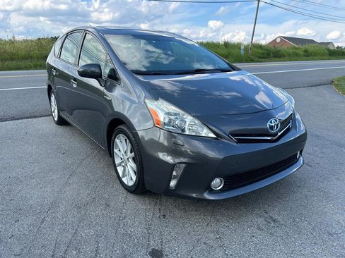 Used 2013 Toyota Prius V Five FWD image 3