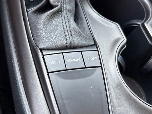 Used 2023 Toyota Camry SE image 27