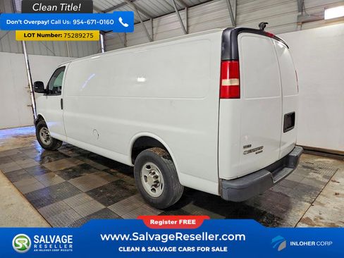Used 2011 Chevrolet Express 2500 Extended image 3