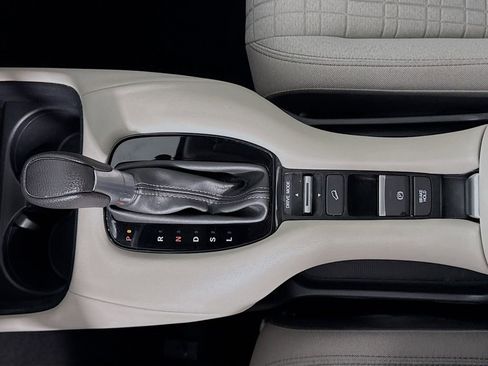 Certified 2024 Honda HR-V LX image 15