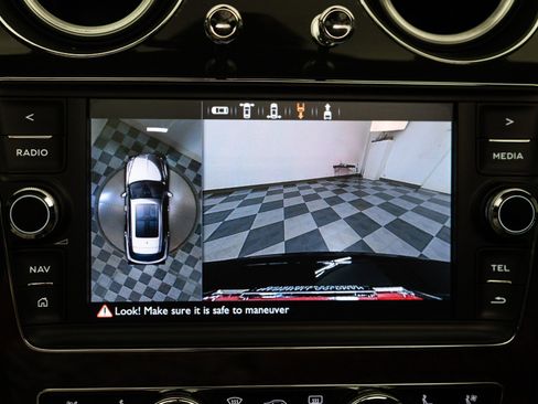 Used 2020 Bentley Bentayga Speed image 32