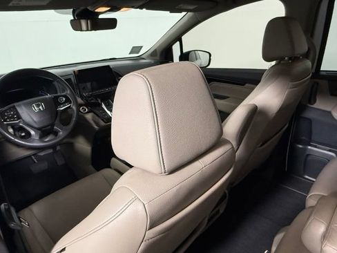Used 2023 Honda Odyssey Touring image 34