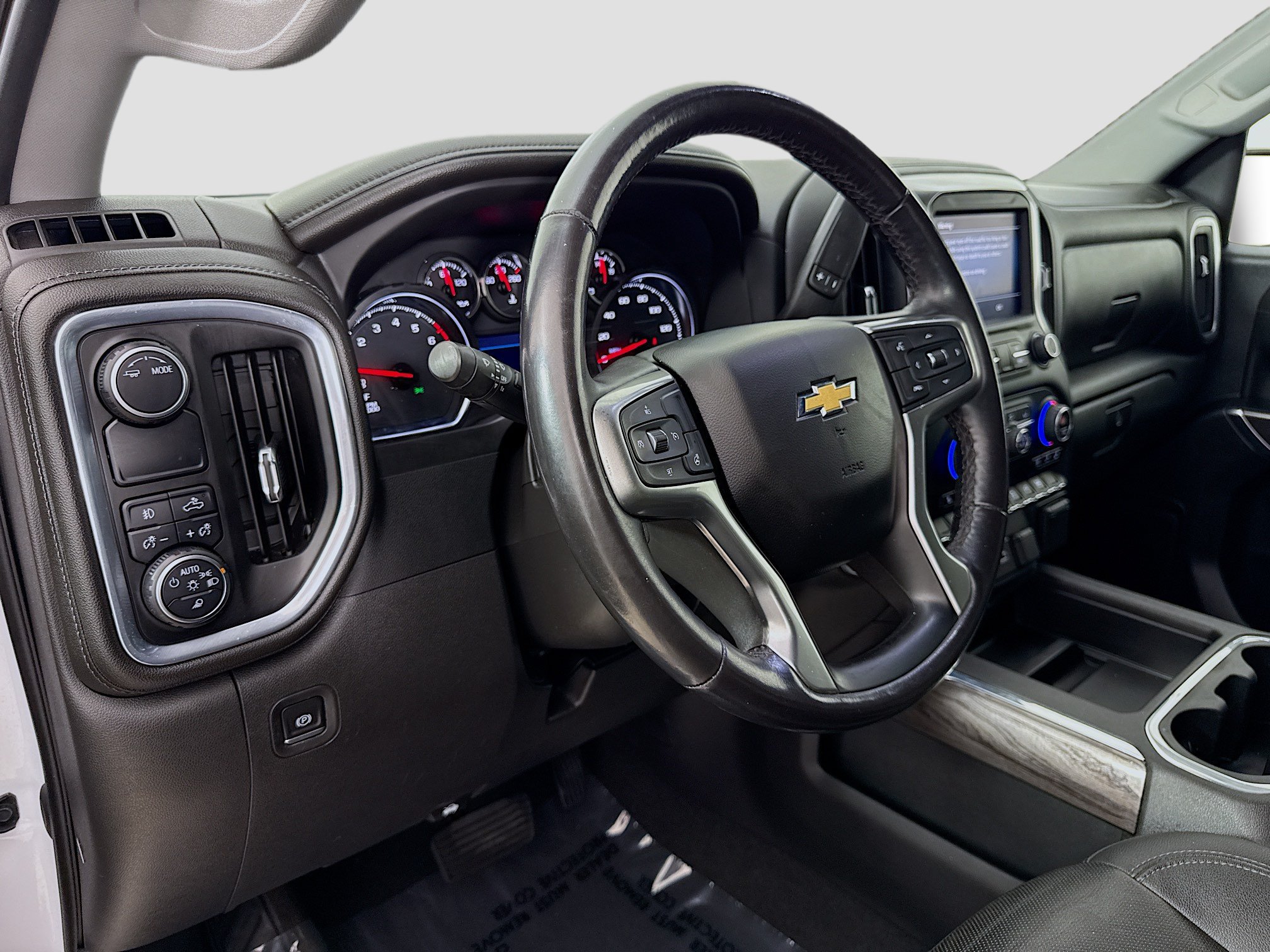 Used 2022 Chevrolet Silverado 1500 LTZ RWD image 11