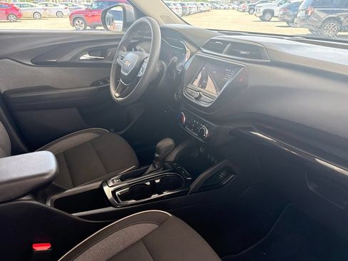 Used 2023 Chevrolet TrailBlazer LT FWD image 27