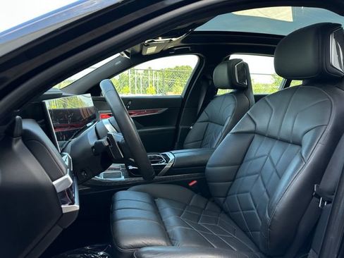 Used 2023 BMW 740i w/ Parking Assistance Package RWD image 15