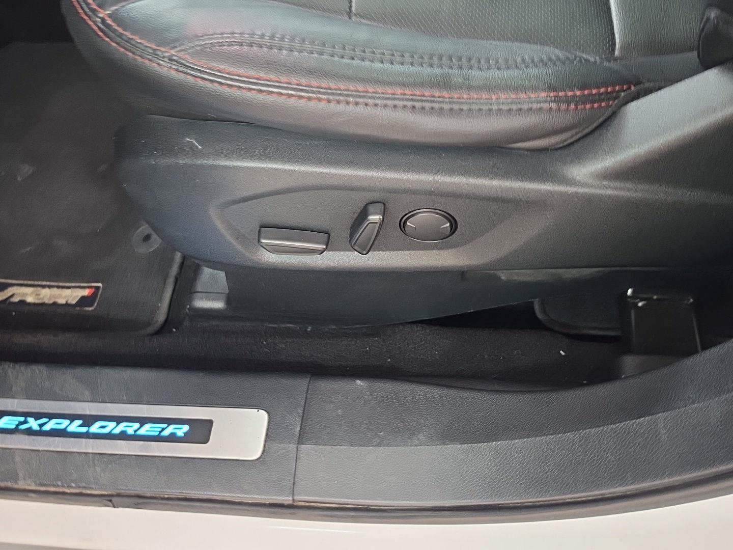 Used 2019 Ford Explorer Sport w/ Equipment Group 401A AWD/4WD image 15