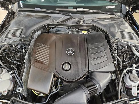 Used 2025 Mercedes-Benz C 300 Sedan image 19