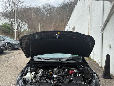 Used 2025 Nissan Altima 2.5 SV FWD image 33