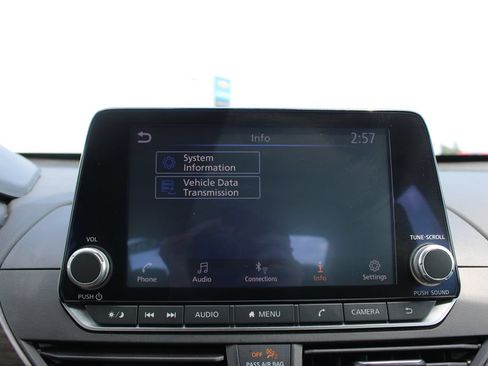 Used 2024 Nissan Altima 2.5 SV FWD image 52