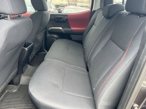 Used 2018 Toyota Tacoma SR5 image 24