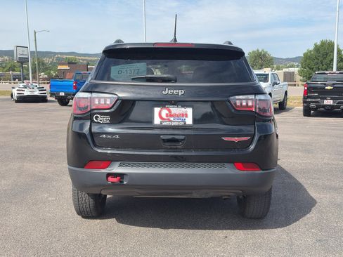 Used 2018 Jeep Compass Trailhawk w/ Cold Weather Group AWD/4WD image 12