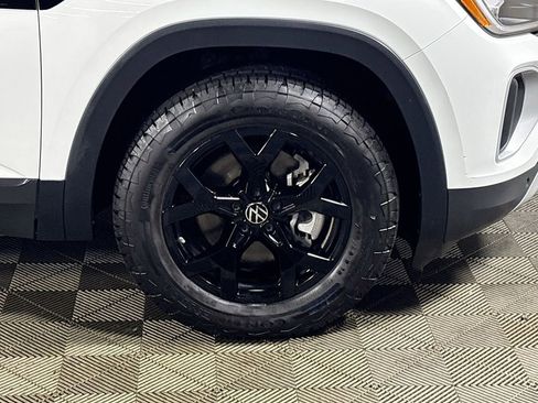 Used 2025 Volkswagen Atlas Peak Edition SE image 23