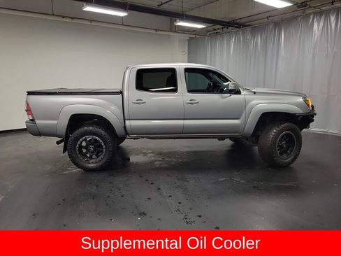 Used 2015 Toyota Tacoma 4x4 Double Cab image 9
