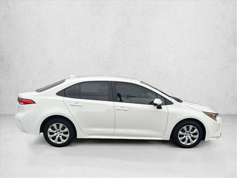 Certified 2025 Toyota Corolla LE image 4