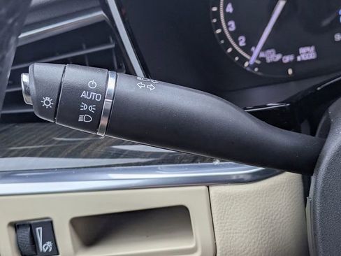 Used 2019 Cadillac XT5 FWD image 26