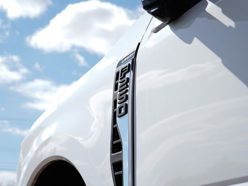 Used 2024 Ford F250 Lariat image 6