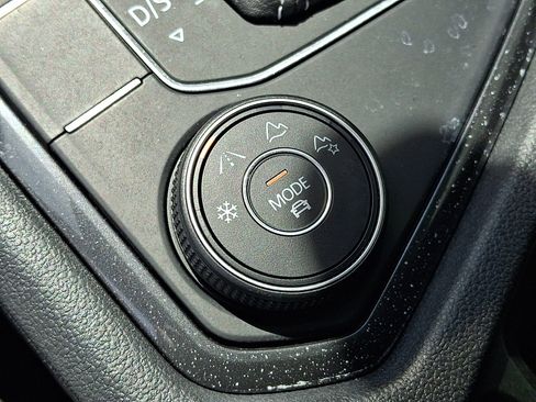 Used 2021 Volkswagen Tiguan SE w/ Panoramic Sunroof Package AWD/4WD image 25