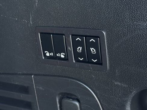 Used 2018 Chevrolet Tahoe Premier image 24