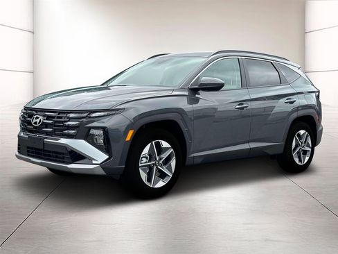 Certified 2026 Hyundai Tucson SEL Plus AWD/4WD image 2