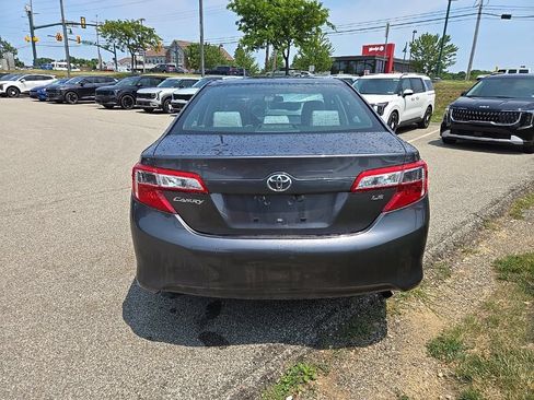 Used 2013 Toyota Camry LE FWD image 4