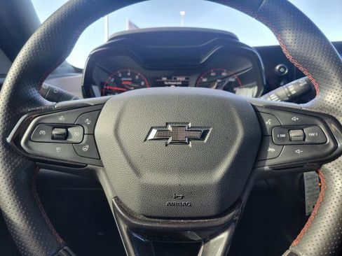 Used 2024 Chevrolet Trax RS w/ Sunroof Package FWD image 11