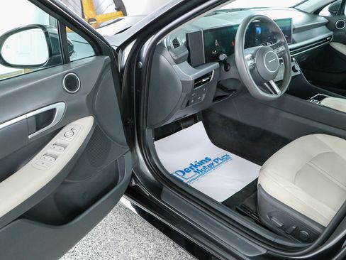 Used 2025 Hyundai Sonata SEL FWD image 3