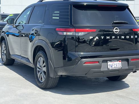 Used 2025 Nissan Pathfinder SV w/ Cargo Package image 5