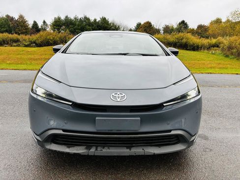 Used 2023 Toyota Prius Limited image 9