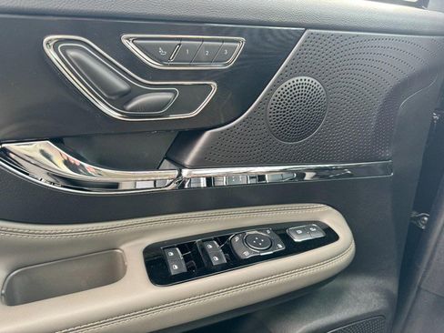 New 2026 Lincoln Corsair Premiere image 25